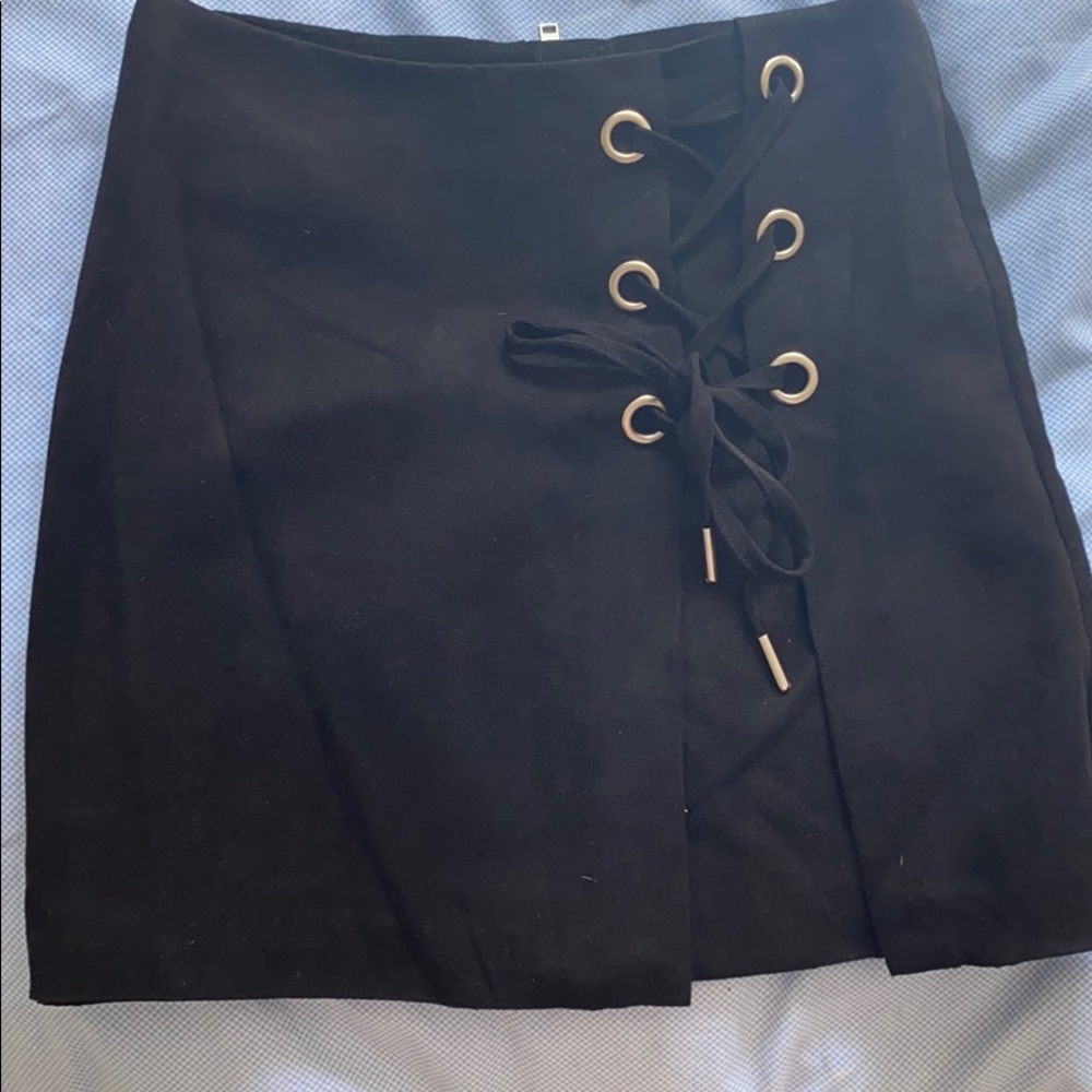 black skirt